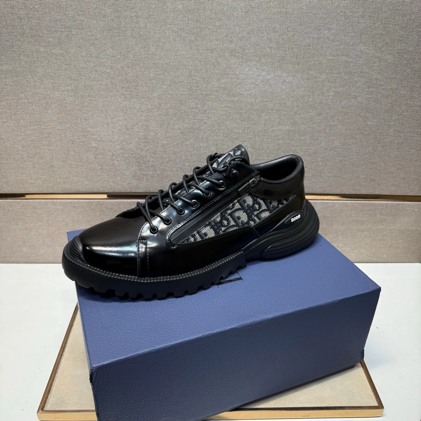 ⬛️Men's shoes 💰p560 [Dior~] Men's casual shoes 2025z cabinet sales simultaneously 🔶Size: 39-44 #️⃣ 🔷2 colors🔜The upper is made of multi-material splicing➕Genuine leather lining, comfortable and breathable, sole: original comfortable and wear-resistant outsole, ⚠️Real shot📱Photographed🎬The real thing is better📢📢📢